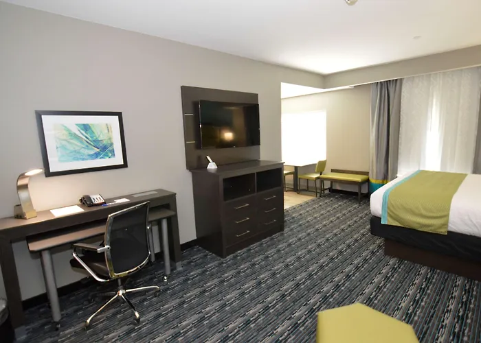 Best Western Plus Pasadena Inn & Suites