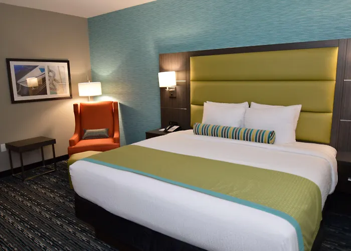 Best Western Plus Pasadena Inn & Suites