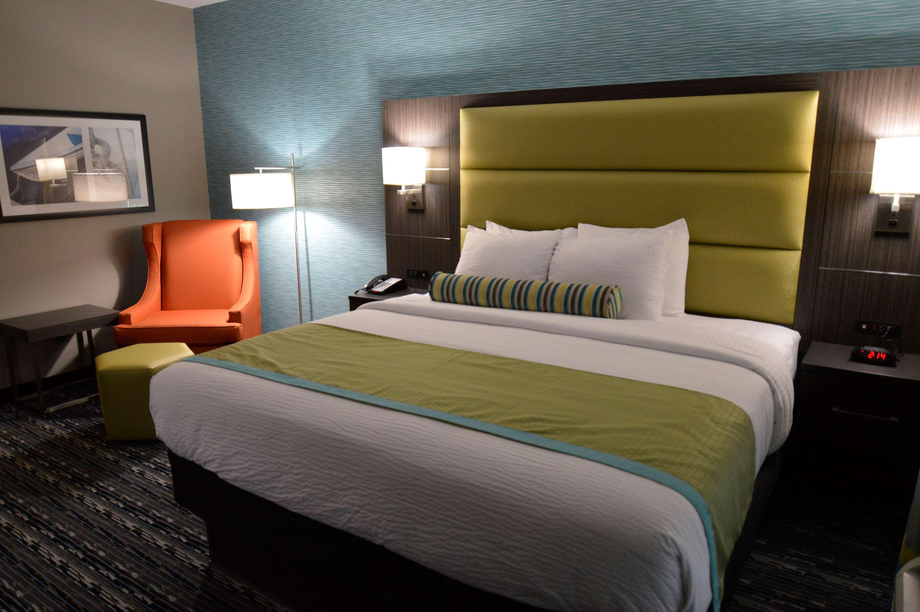 Western & Hotel